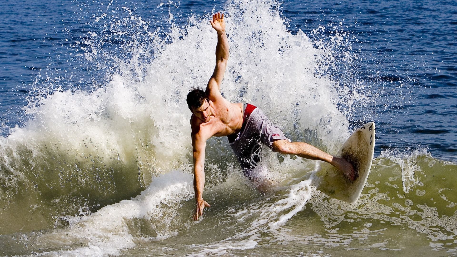 法国队接力配速合理策略成功，法国队配置